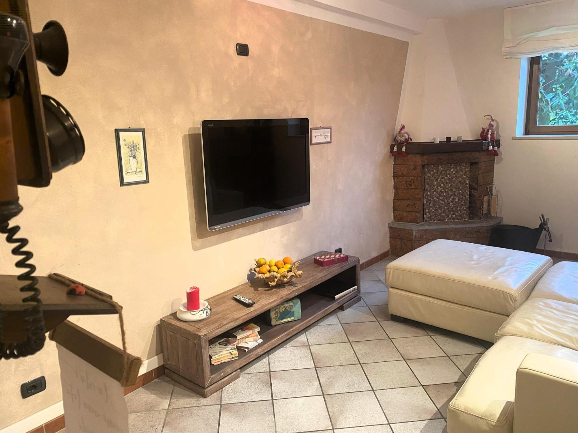 Appartement Chiara House à Barga Extérieur photo
