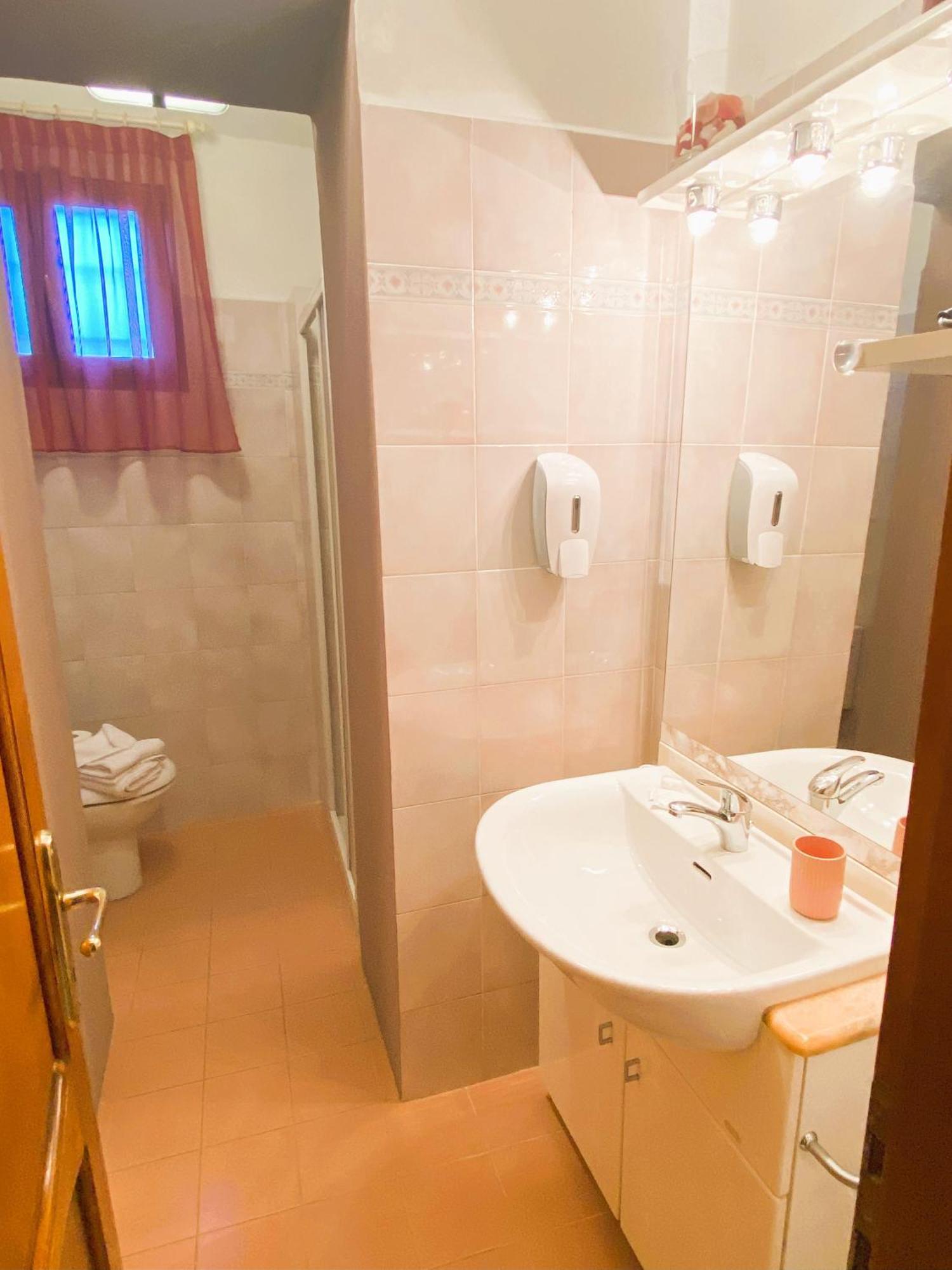 Appartement Chiara House à Barga Extérieur photo