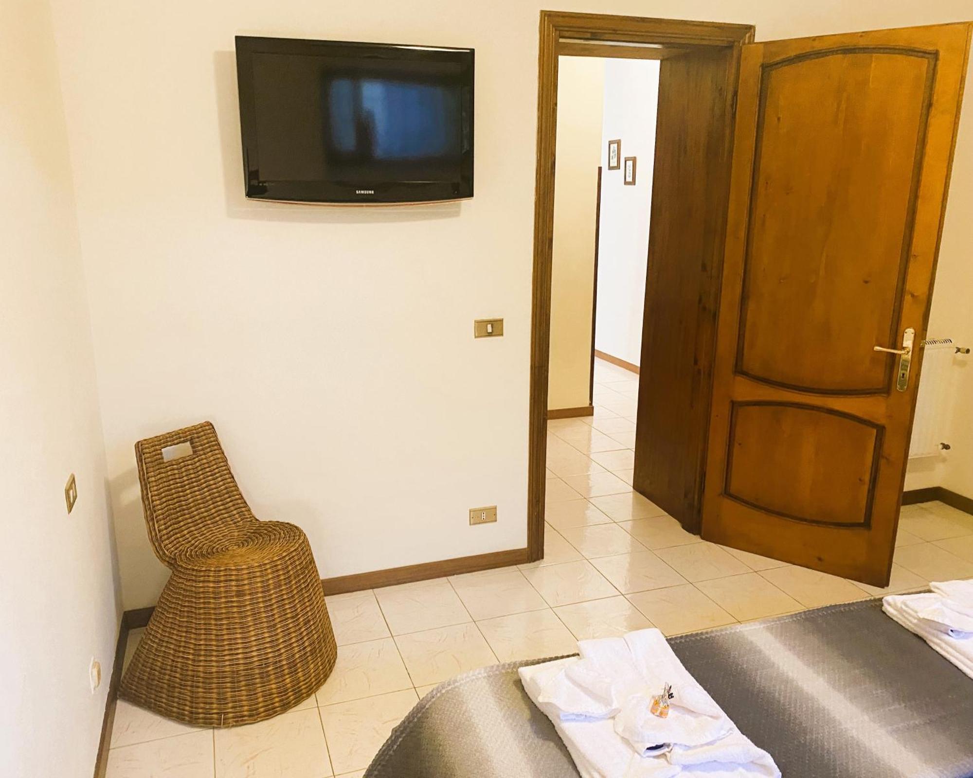 Appartement Chiara House à Barga Extérieur photo