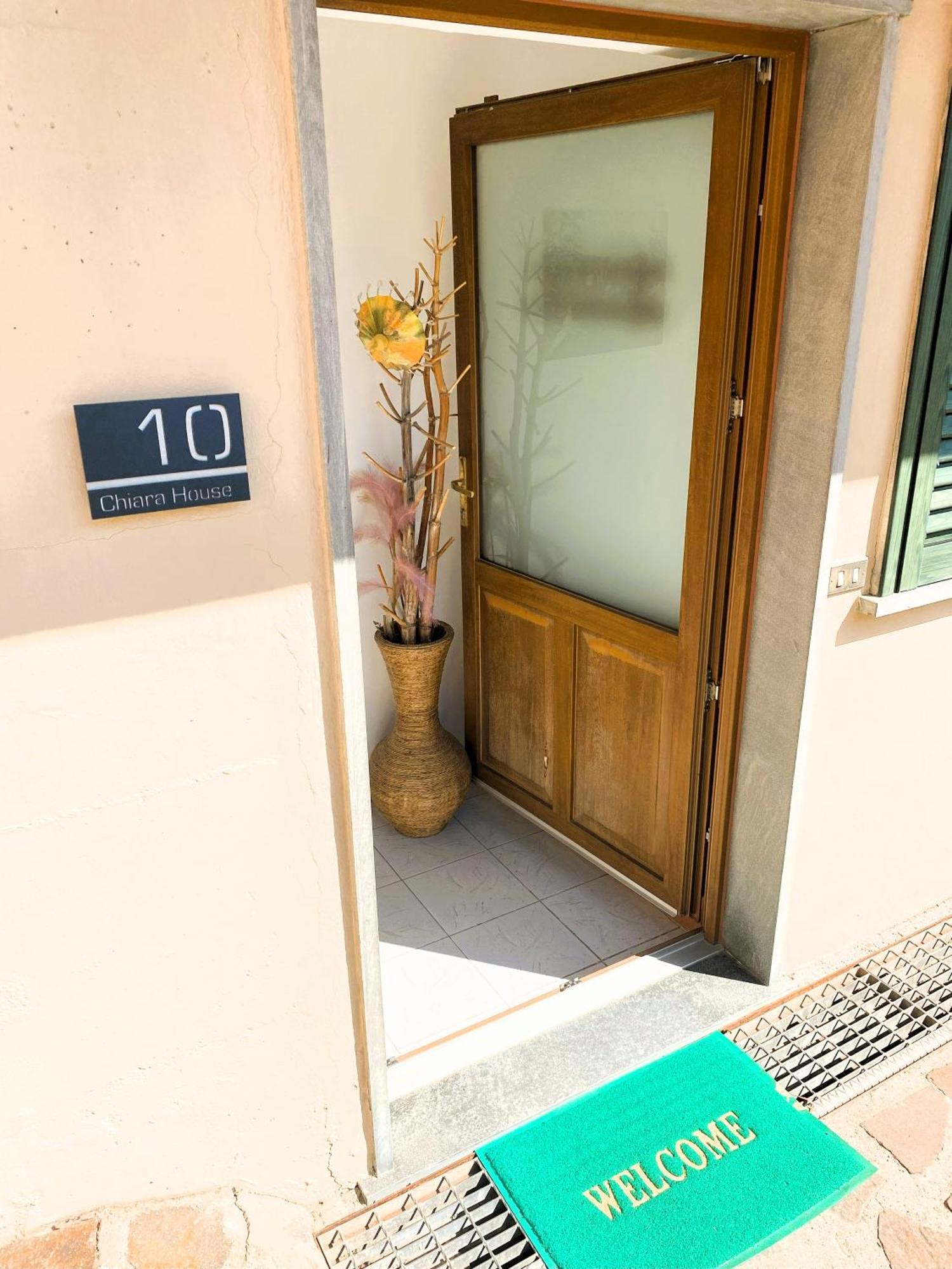 Appartement Chiara House à Barga Extérieur photo