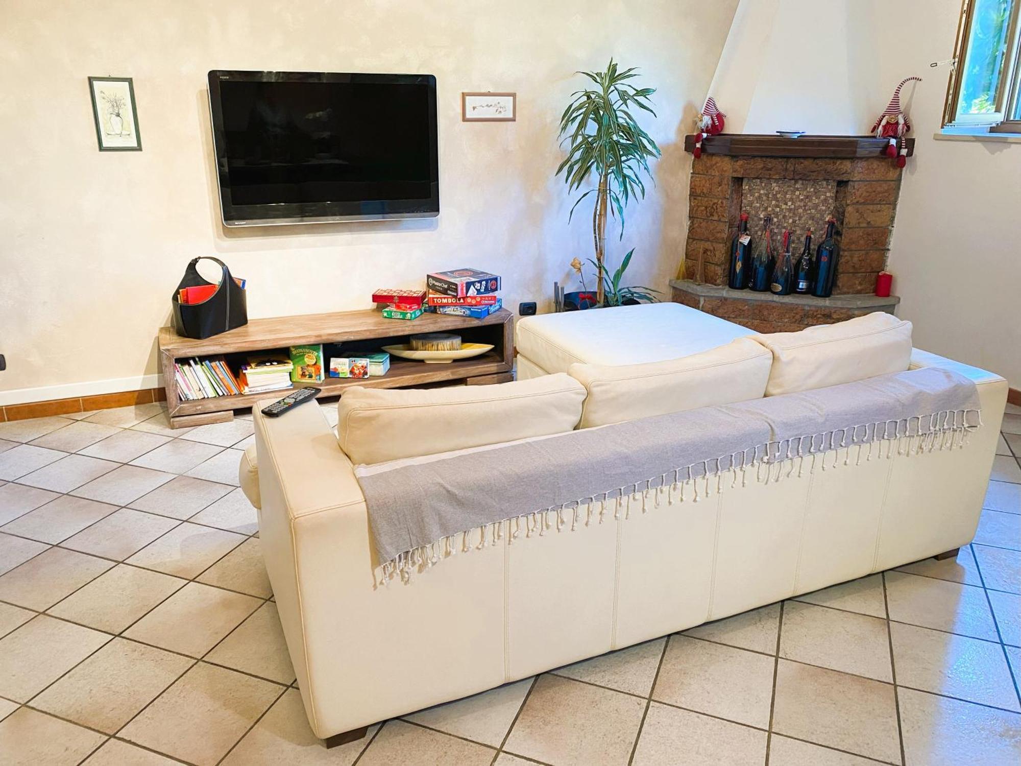 Appartement Chiara House à Barga Extérieur photo